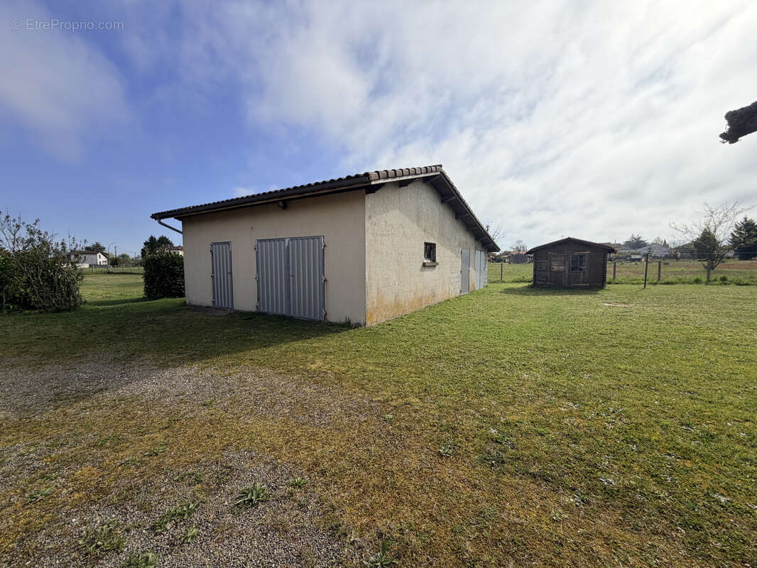 Maison à SARBAZAN