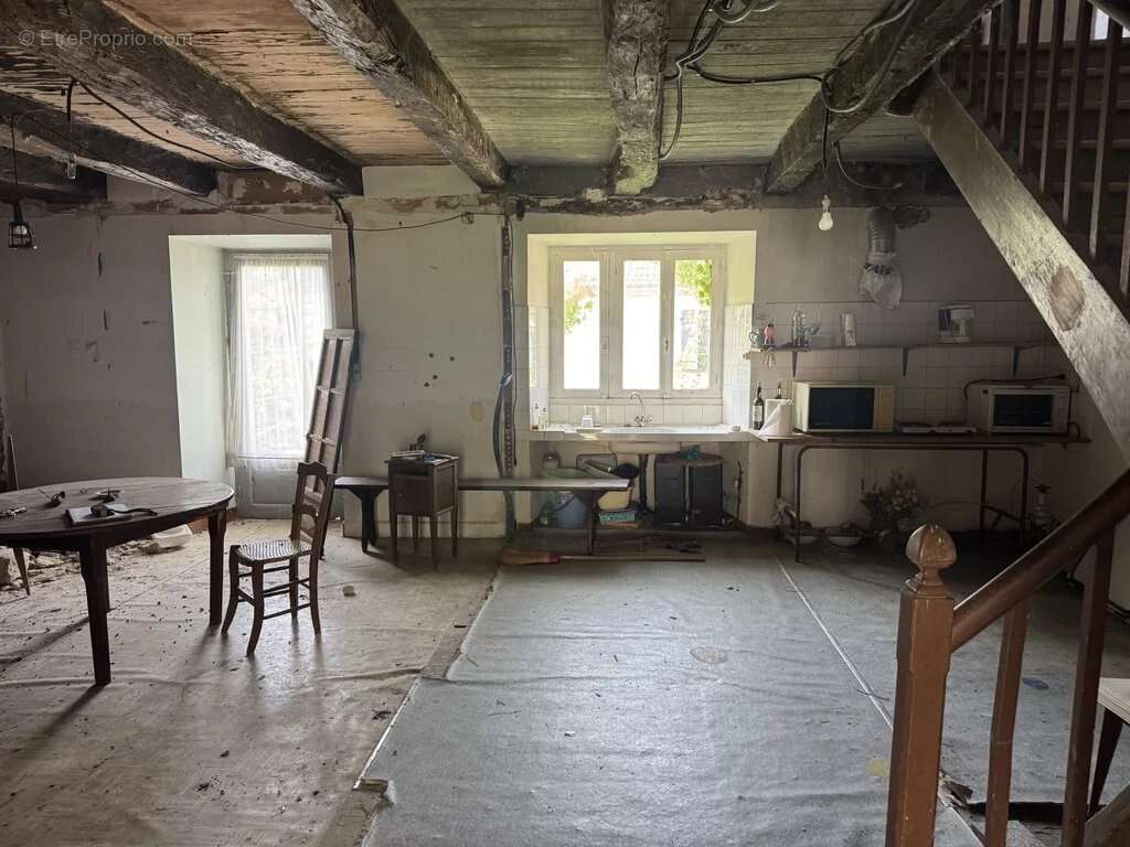 Maison à LA SALVETAT-PEYRALES