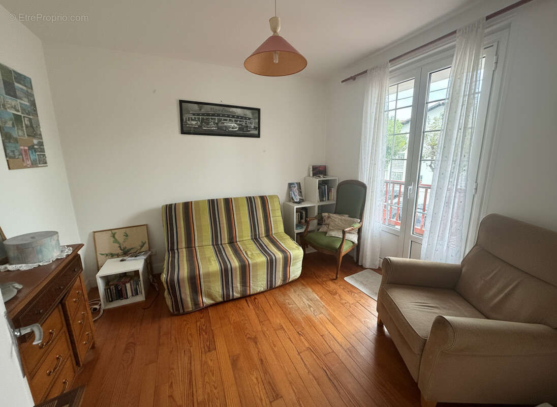 Hendaye- Bel appartement  T4 avec terrasse, garage fermé et cave - photo 5