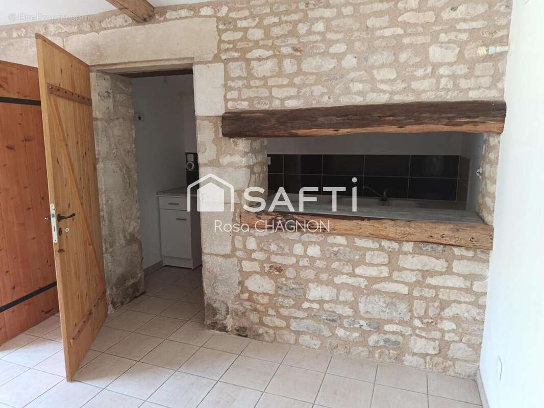 Maison 115 m² à Coulonges-Sur-L'autize  - photo 9