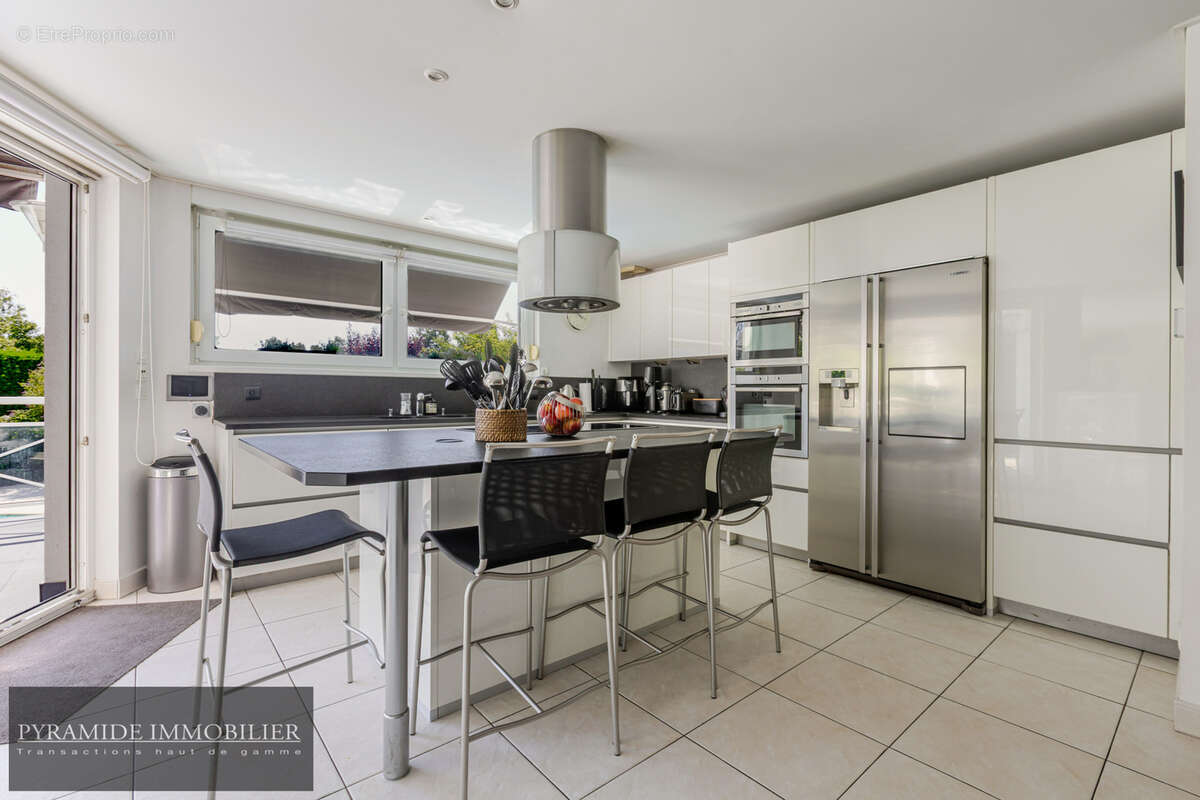 À vendre ! maison contemporaine avec piscine et prestations haut de gamme - photo 5