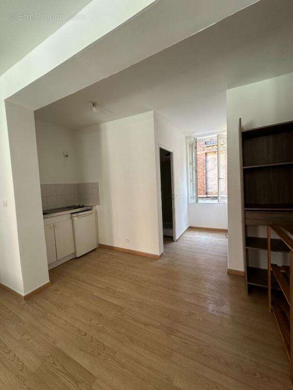 IMMEUBLE DE RAPPORT de 99 m2 et 45m2 de local commercial - Wazemmes - photo 2