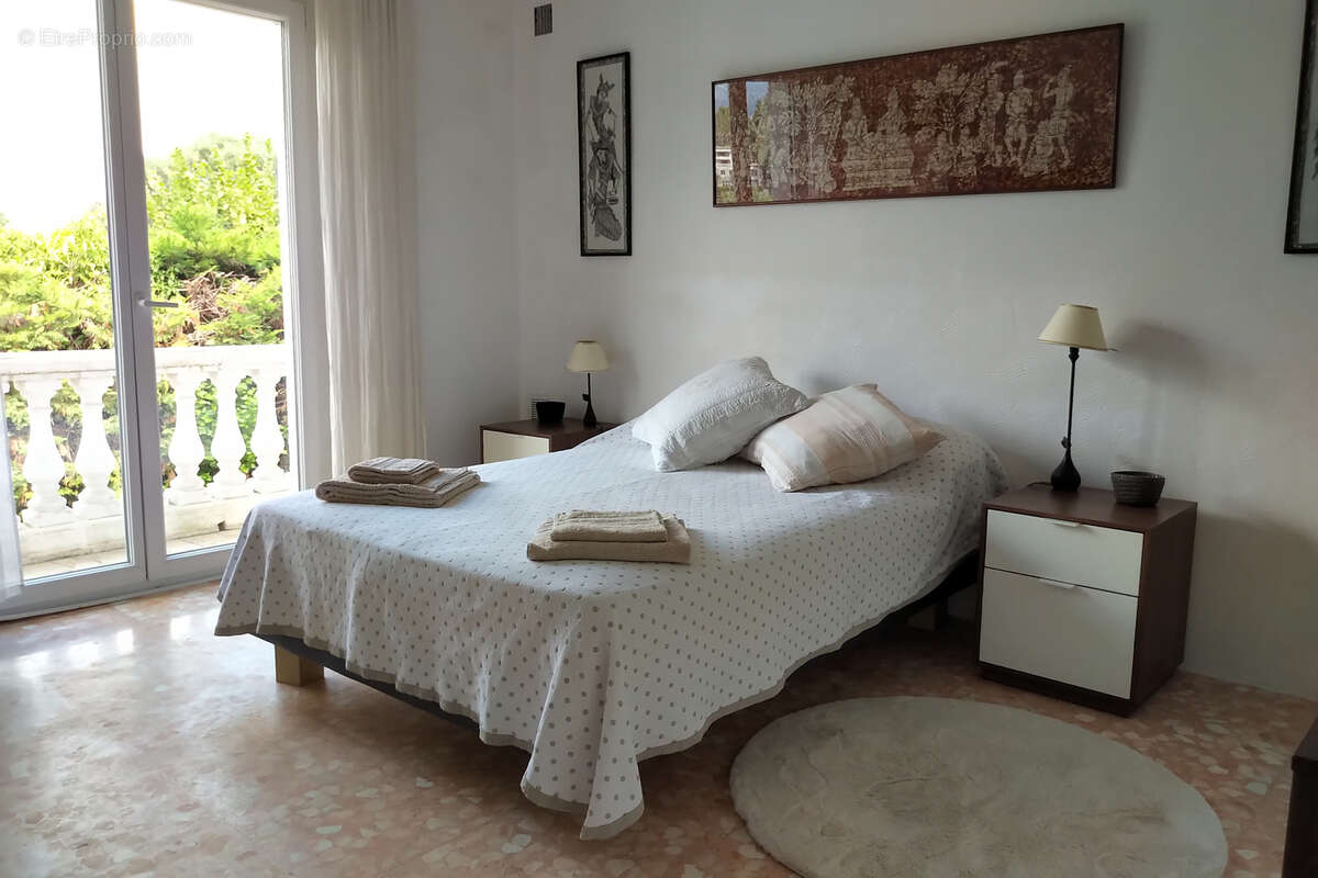 Propriete vence vue degagee collines piscine - photo 12