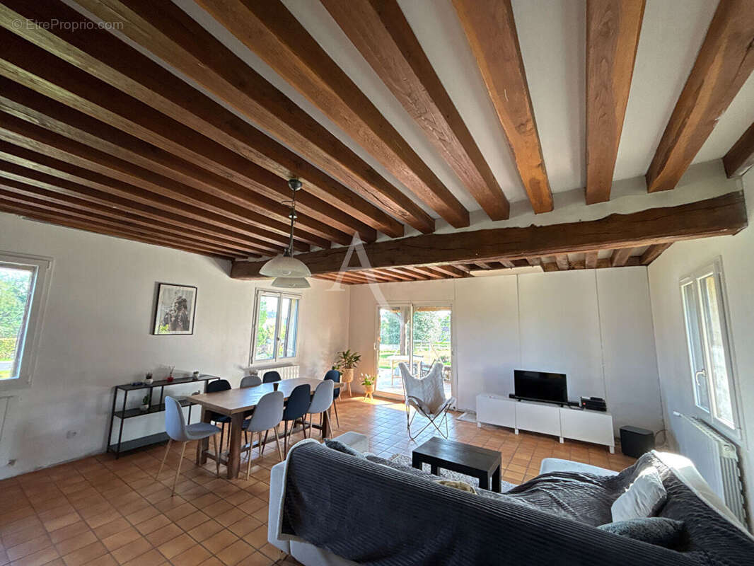 Maison à LA NEUVILLE-CHANT-D'OISEL