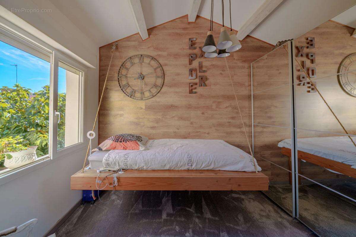 Maison à LA VALETTE-DU-VAR