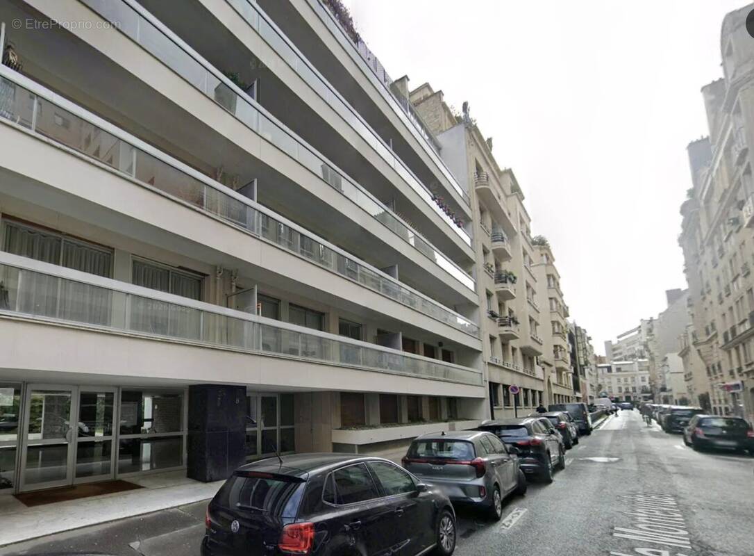 Parking à PARIS-16E