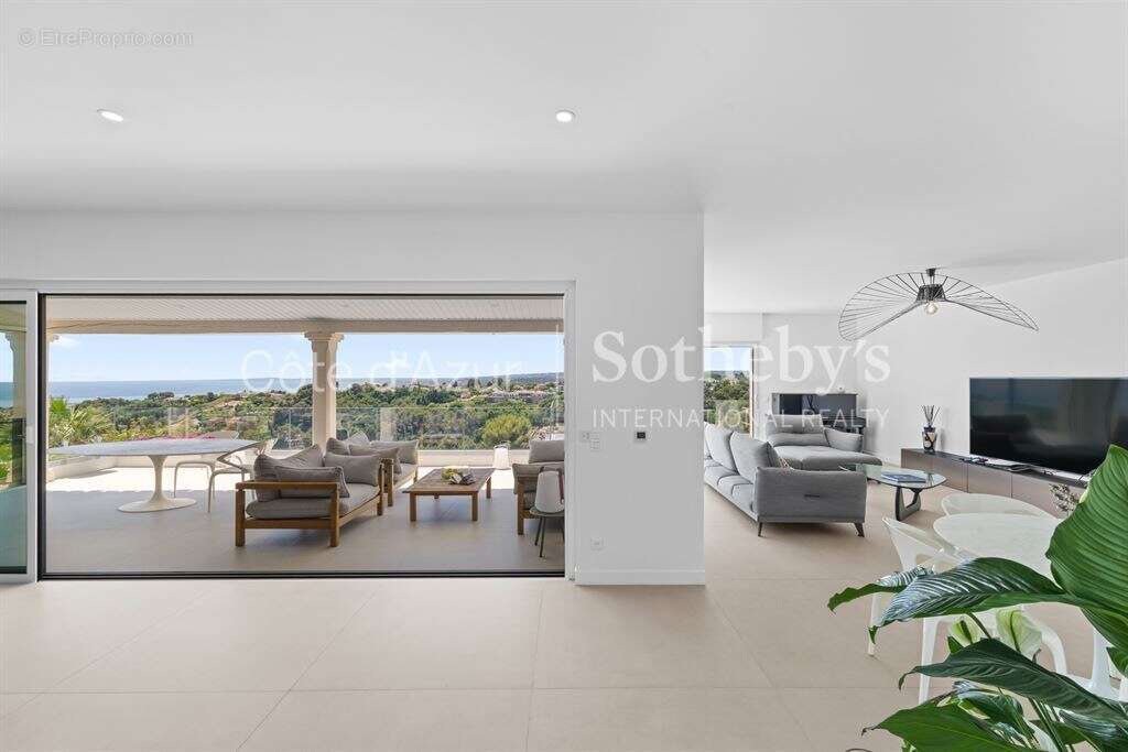 Villa de prestige avec vue mer panoramique à Cagnes-sur-Mer et maison d'invités - photo 8
