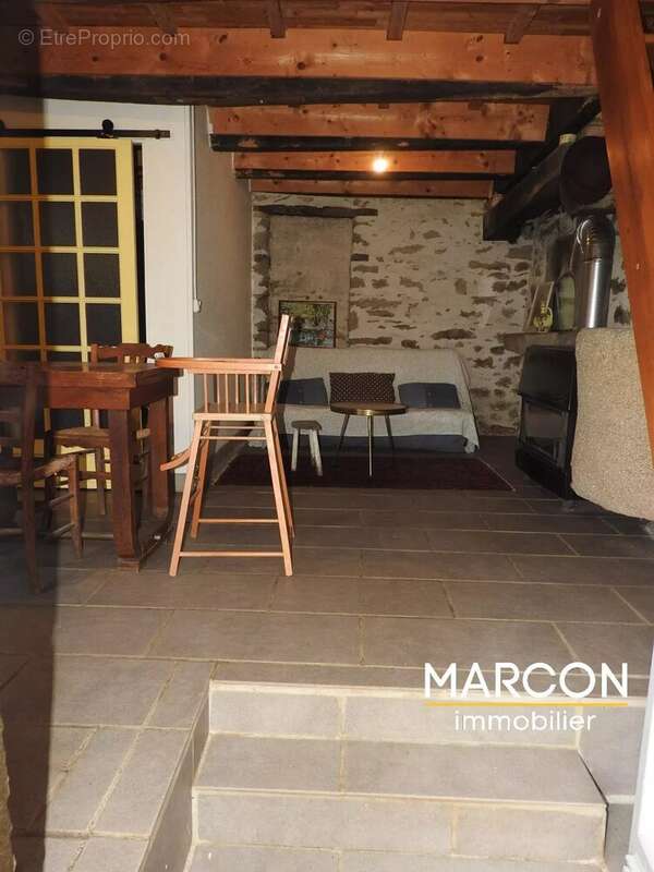 Maison à SAINT-PIERRE-BELLEVUE