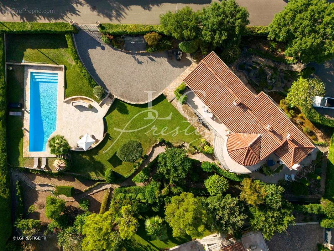 Maison à MANDELIEU-LA-NAPOULE