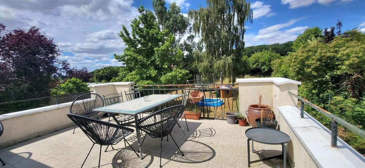 Maison 97 m² à Belhomert-Guehouville  - photo 3