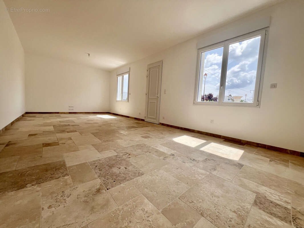 Maison à VILLEBERNIER