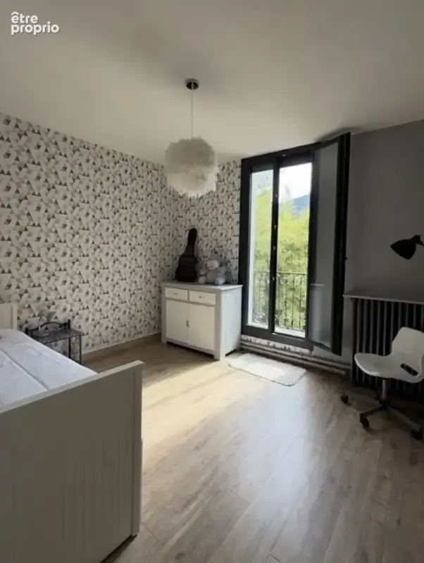 Propriété de charme avec piscine, jardin et deux garages à Digne-les-Bains - photo 8