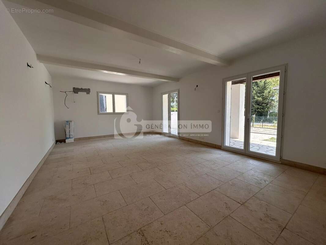 Fontvieille - Maison rénovée 4 chambres - photo 7