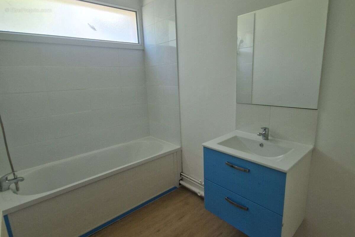 E3477A013L T3 rénové de 72.14m² avec large terrasse de 14m² quartier les matagots - photo 11