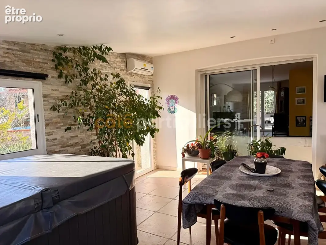 Villa d'exception avec piscine chauffée et gîte indépendant   7 pièce(s) 177.98 m2 - photo 5