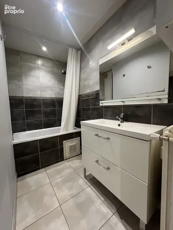 Appartement de type 2 - Bel appartement -    Chambéry - 45 M2 - photo 8