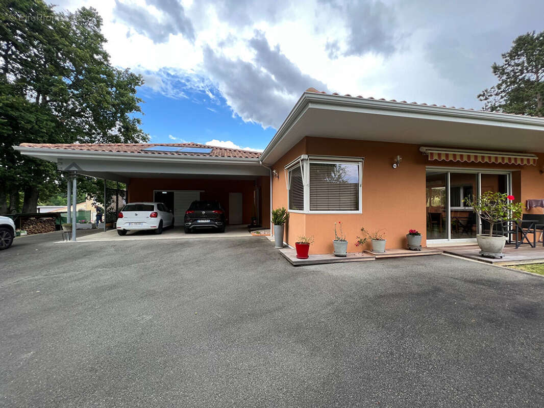 Maison à CAMBLANES-ET-MEYNAC