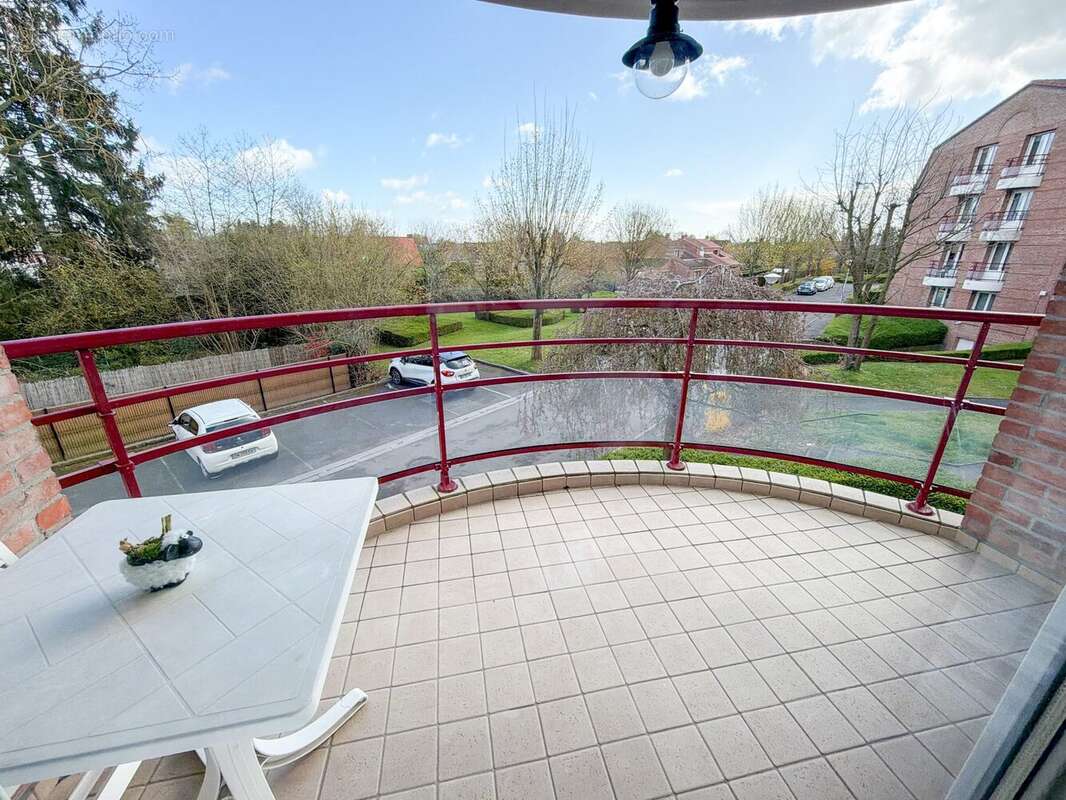 Appartement à LEERS