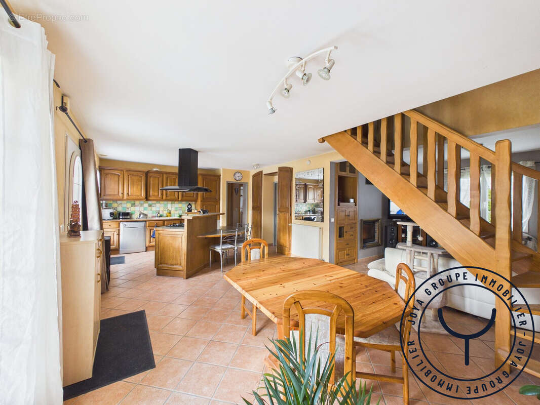 Maison à MERY-SUR-SEINE