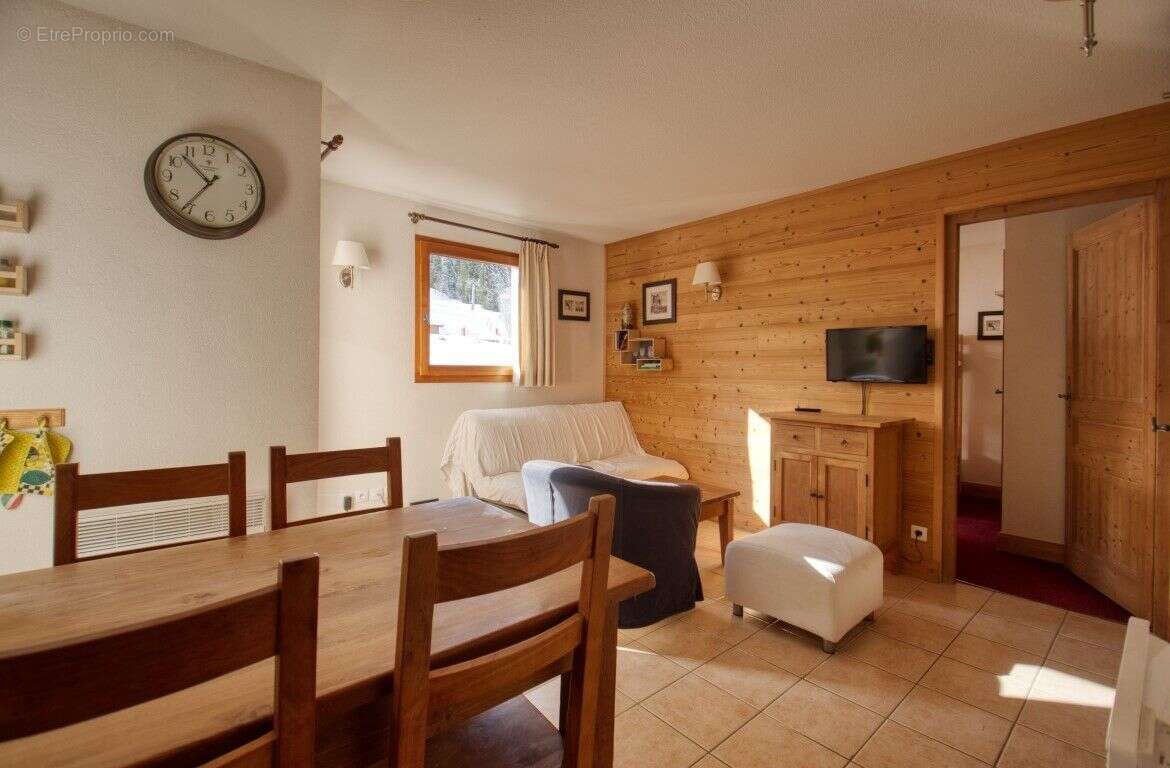 Appartement à MORILLON