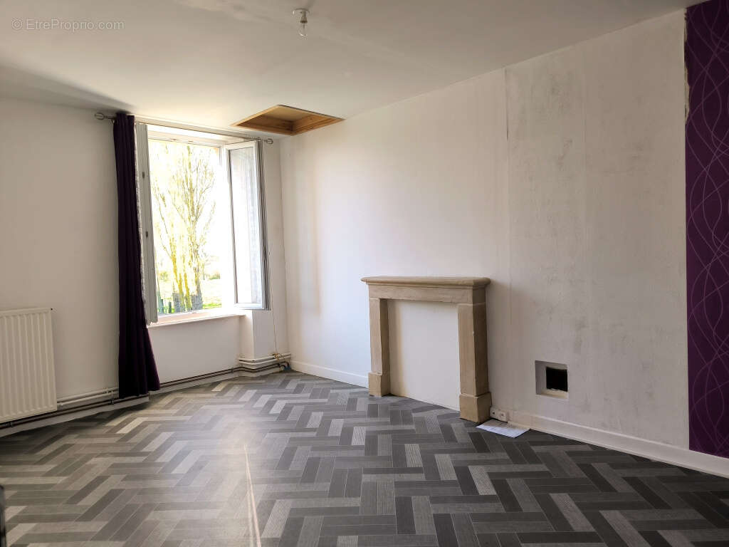 Maison à LONGUES-SUR-MER