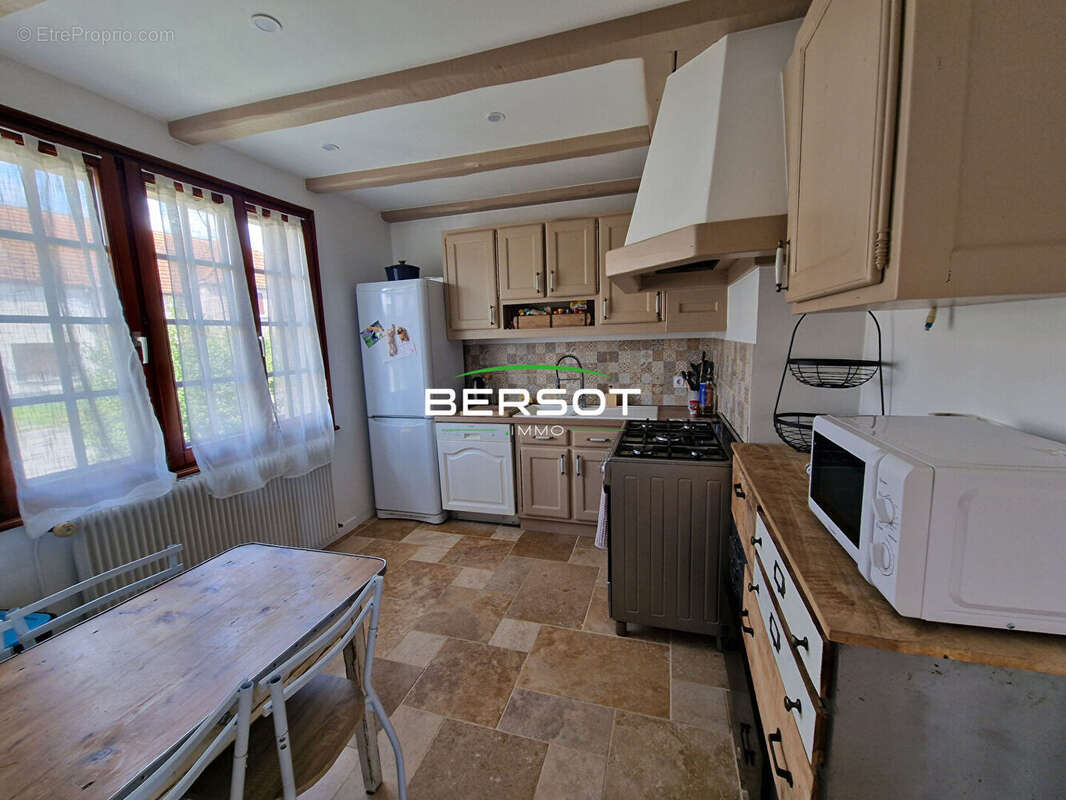 Maison à CHASSEY-LES-MONTBOZON