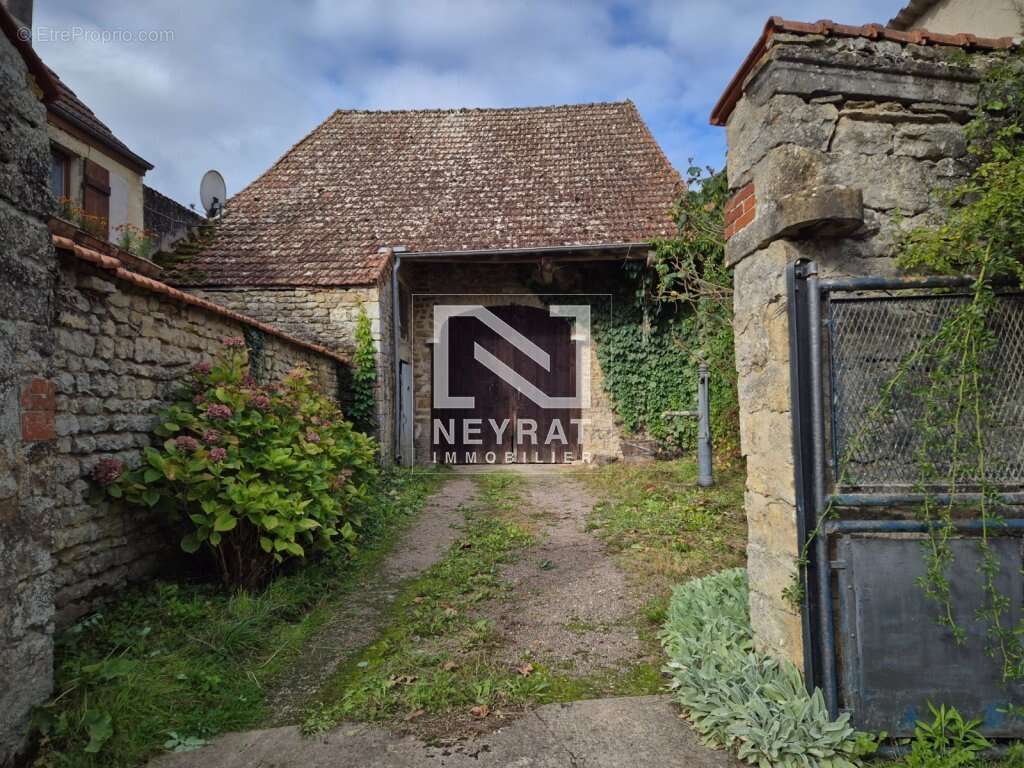 Maison à PARIS-L&#039;HOPITAL