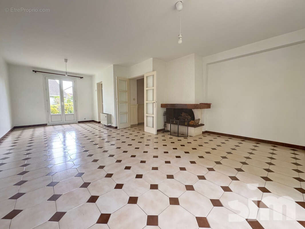 Maison à CHELLES
