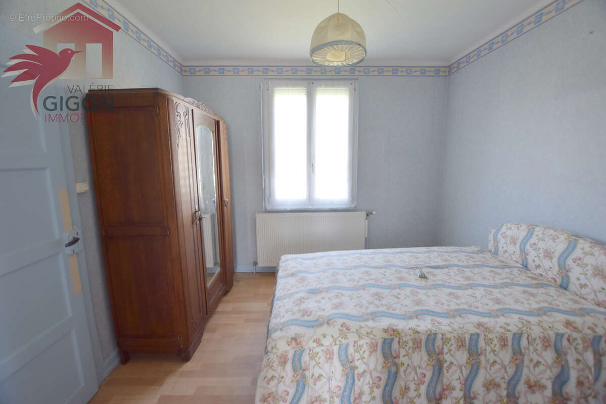 Maison à VIEUX-CHARMONT