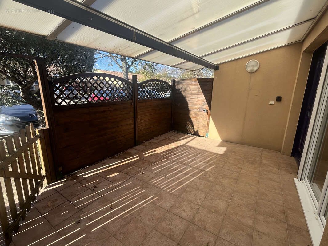 Maison à LA CALMETTE