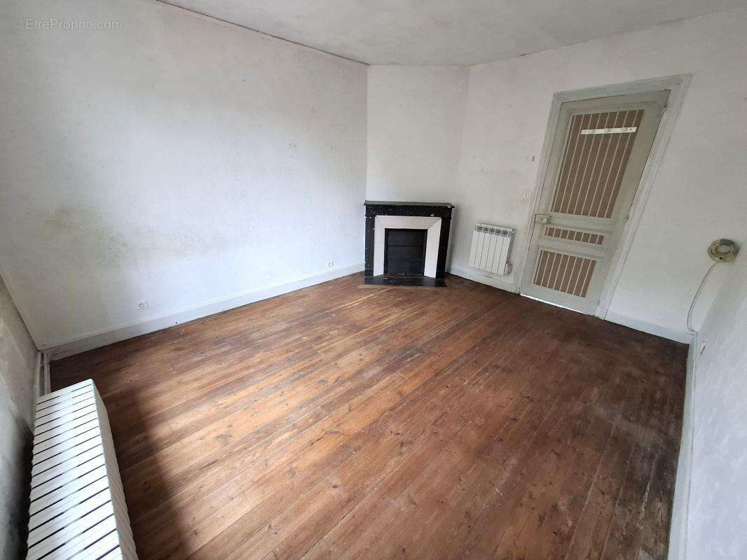 Appartement à CUISE-LA-MOTTE