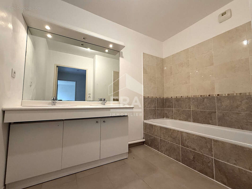 Appartement à ROUSSET