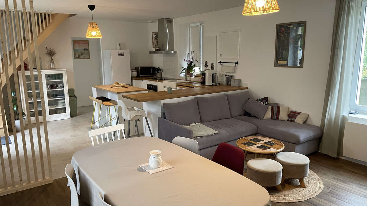 Maison à SAINT-PIERRE-DE-MAILLE