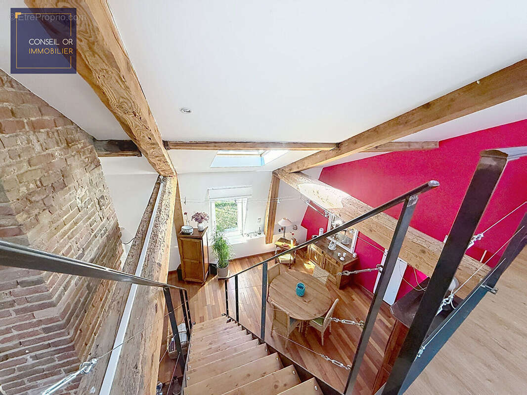Appartement à COLLONGES-AU-MONT-D'OR