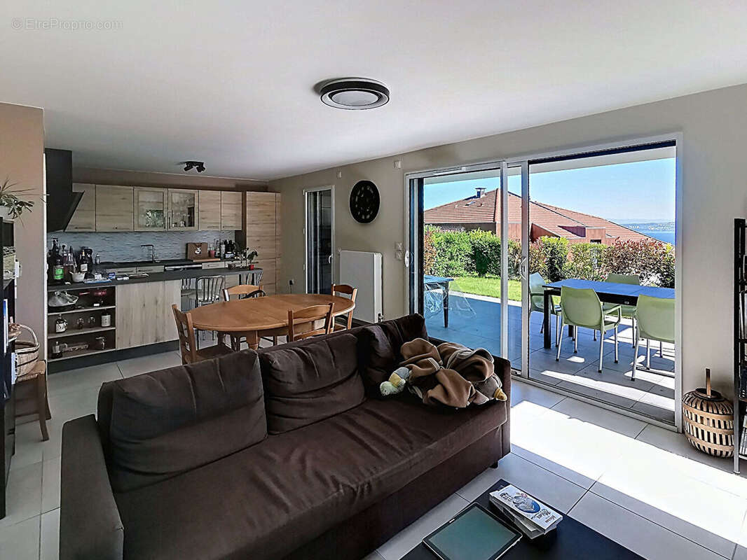 Appartement à NEUVECELLE