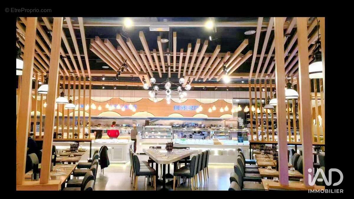 Photo 3 - Commerce à LE PONTET