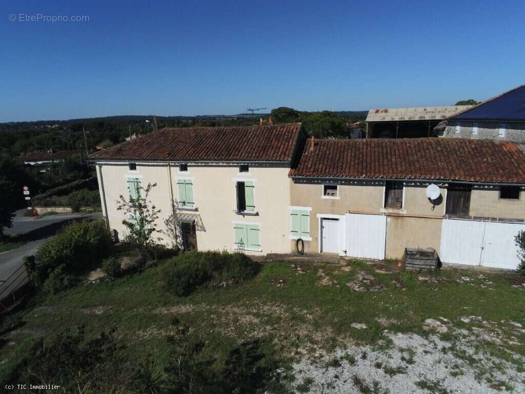 Maison à VERTEUIL-SUR-CHARENTE