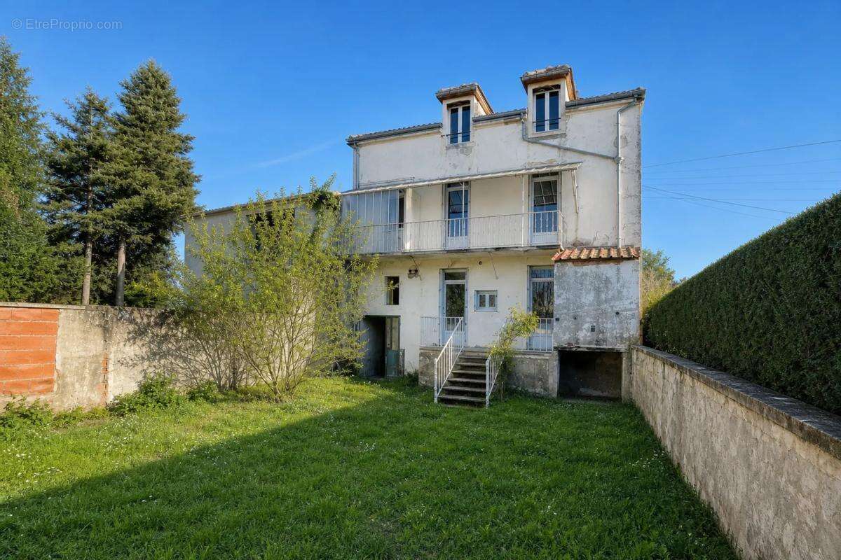 Maison à CHARLIEU