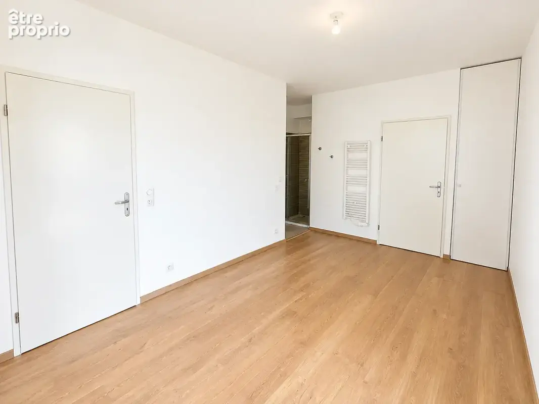 T5 avec 4 chambres, balcon et parking   Étage élevé face au pont Simone-Veil - photo 9