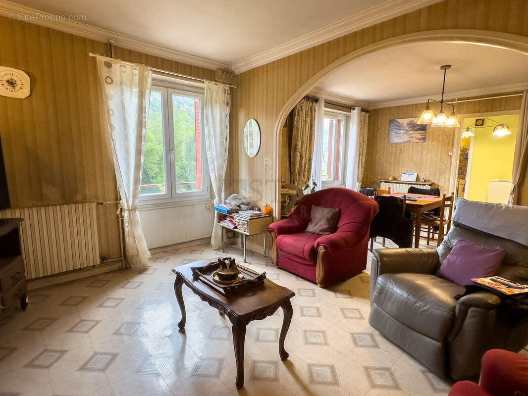 Maison à ROMPON