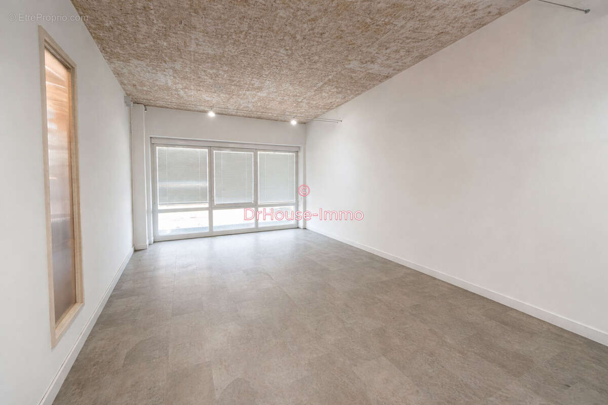 Commerce 415 m² à Rodez  - photo 9