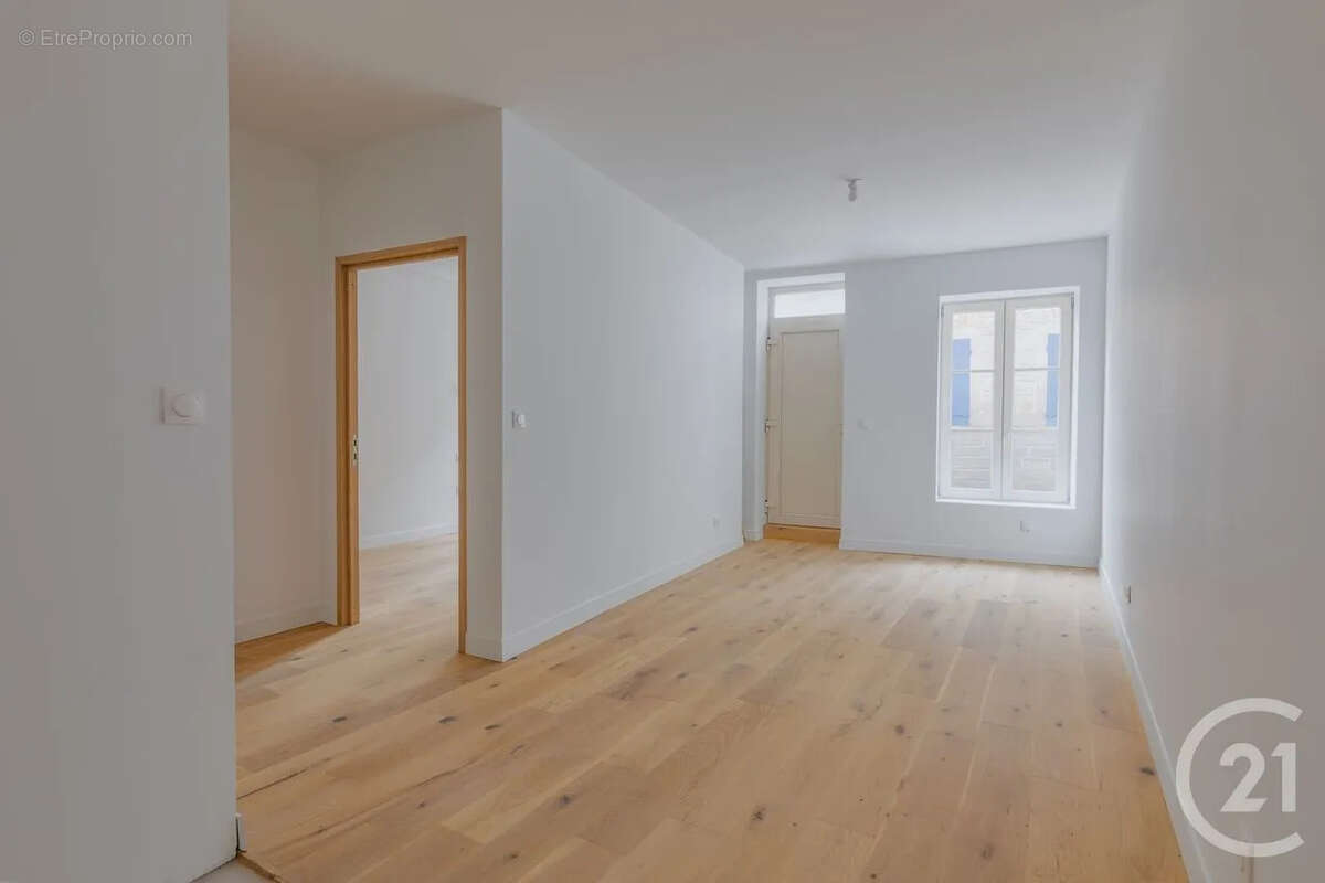 Appartement à SAINT-GENIS-LAVAL