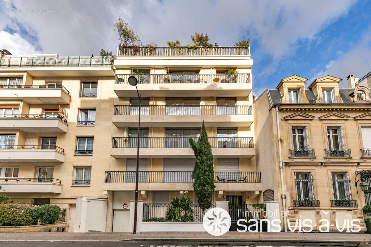Appartement à NEUILLY-SUR-SEINE