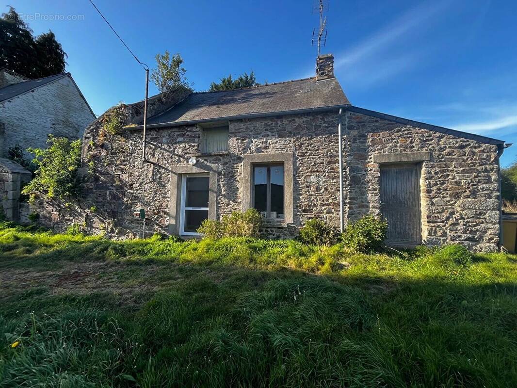 Maison à PLOUGUENAST