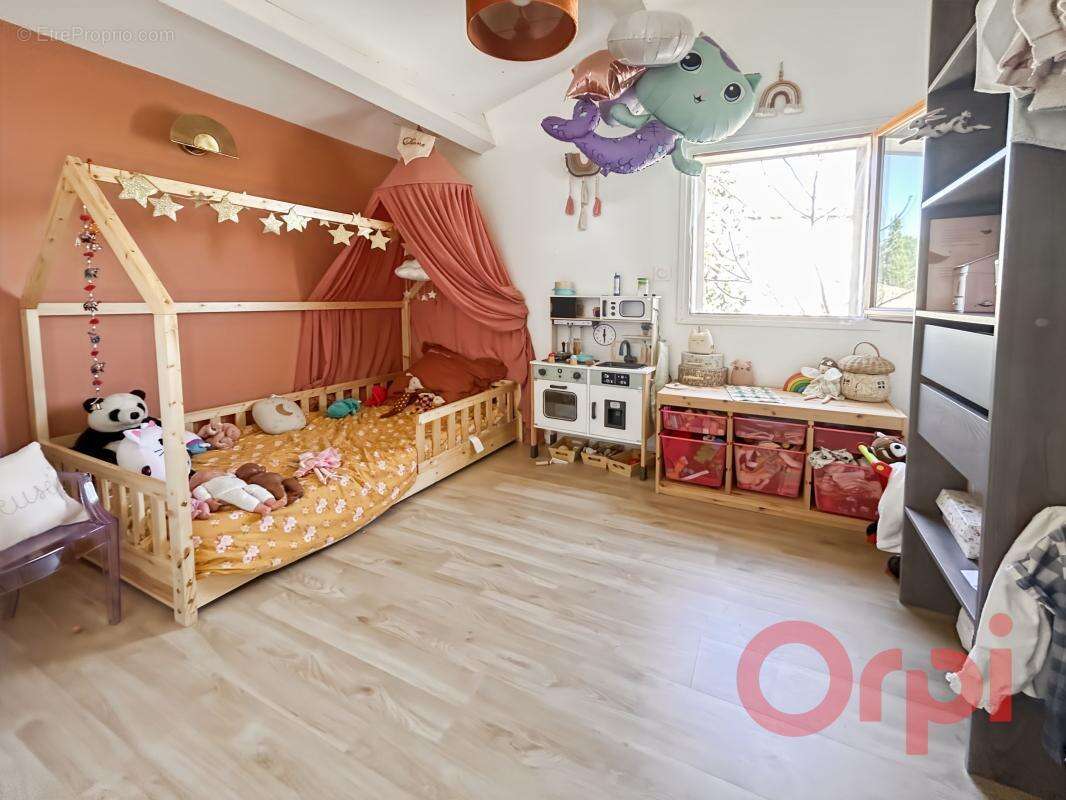 Maison 3 faces avec piscine, terrasse plein sud et sous-sol aménagé - photo 12