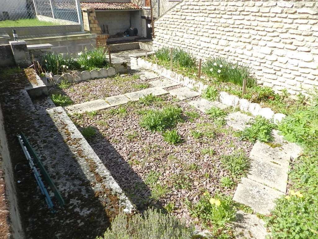 Maison à SAINT-PIERRE-SUR-DIVES