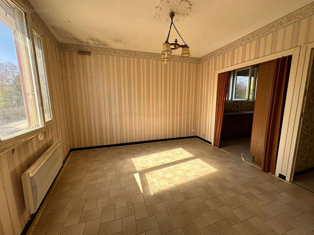 Maison à VILLEVENARD