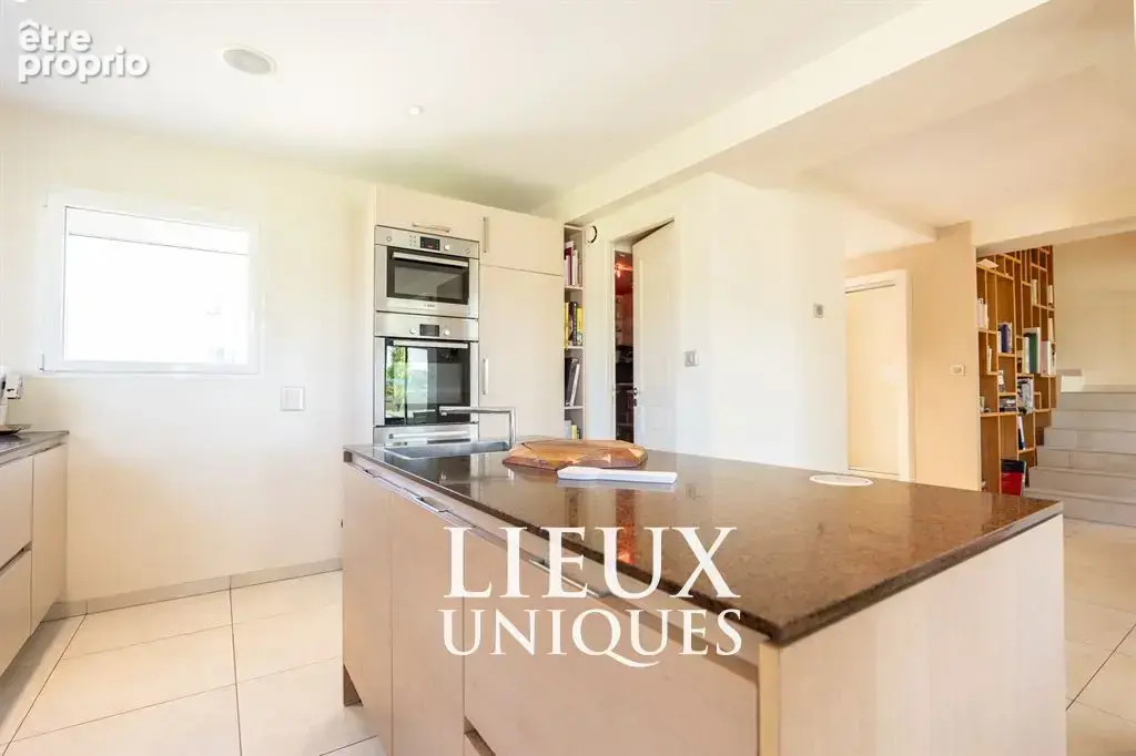 Lieux uniques ® x propriétés privées propose propriete de 147 m² - terrain de 2050 m² 5 km de la gar - photo 11