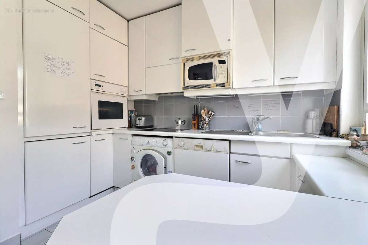 Appartement à PARIS-20E