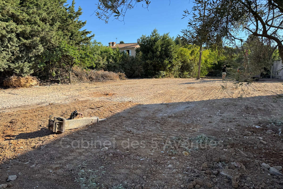 Terrain à MARSEILLE-12E